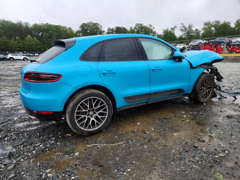 2018 PORSCHE MACAN   