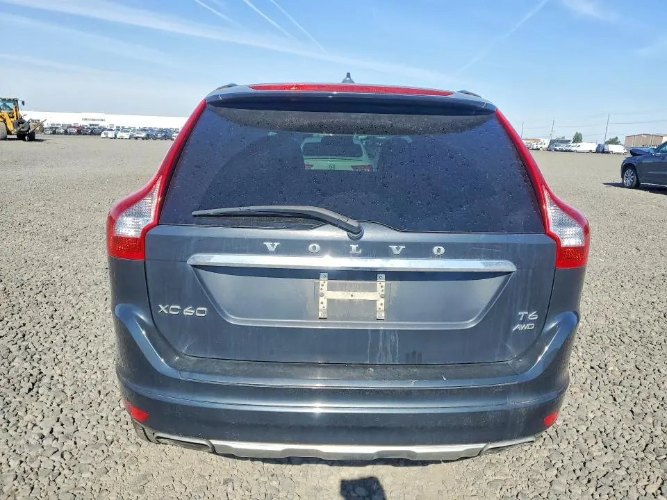 2015 VOLVO XC60 T6 PREMIER+  