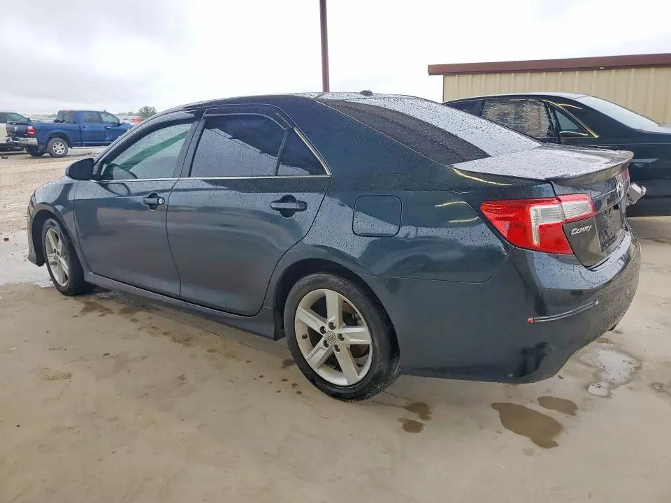 2012 TOYOTA CAMRY SE  
