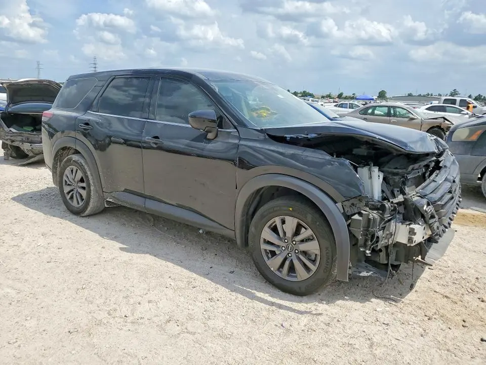 2024 NISSAN PATHFINDER S  