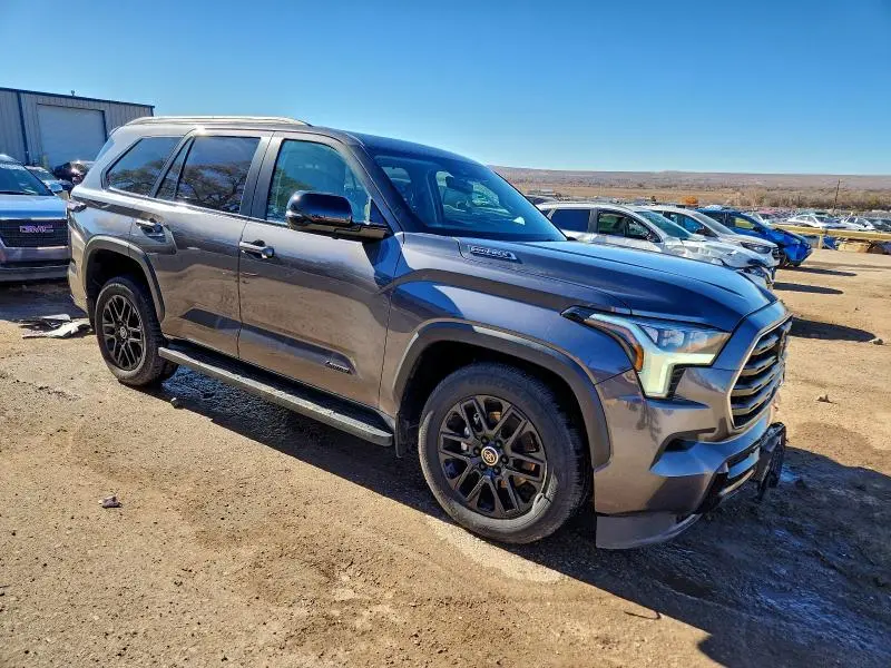 2024 TOYOTA SEQUOIA SR5  