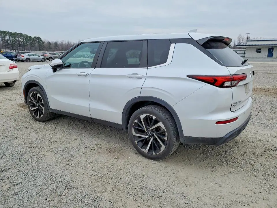 2022 MITSUBISHI OUTLANDER ES  