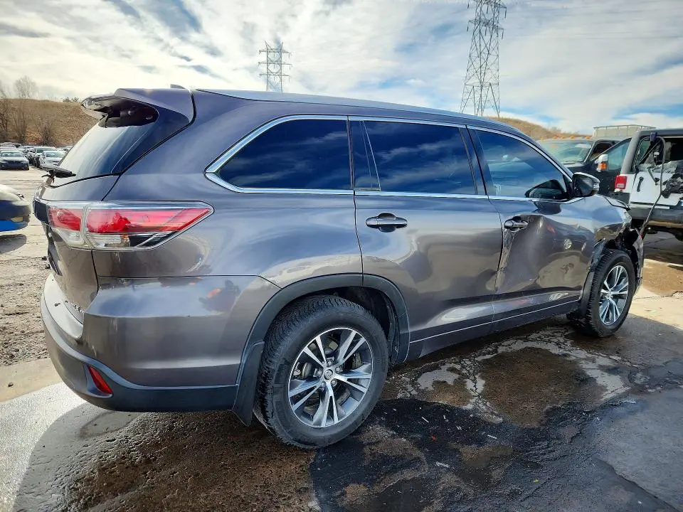 2016 TOYOTA HIGHLANDER XLE  