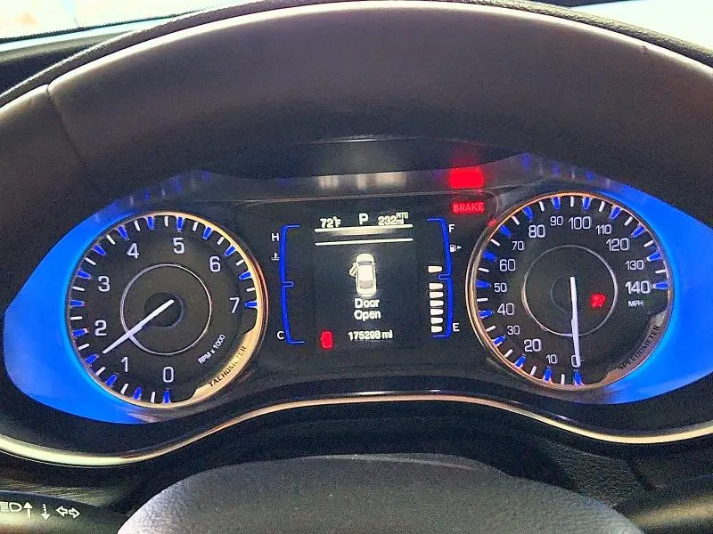 2015 CHRYSLER 200 LIMITED  
