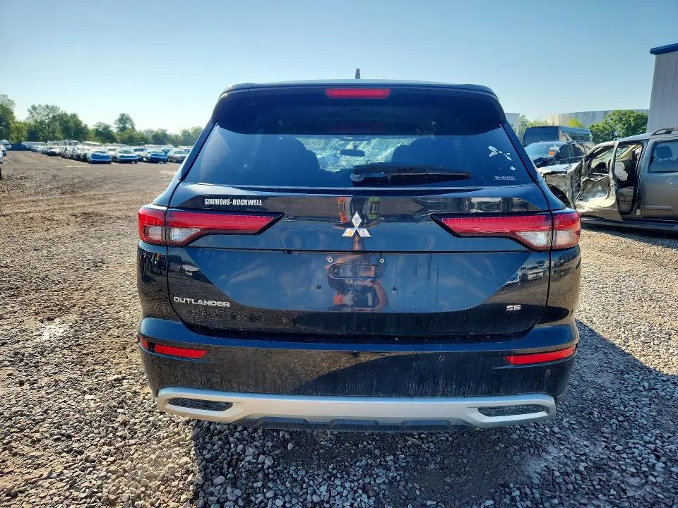 2024 MITSUBISHI OUTLANDER SE  