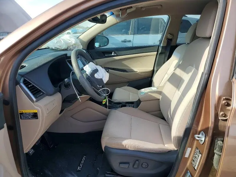 2016 HYUNDAI TUCSON SE  