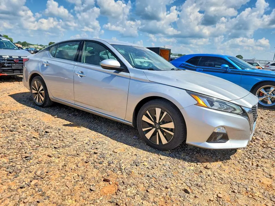 2019 NISSAN ALTIMA SL  