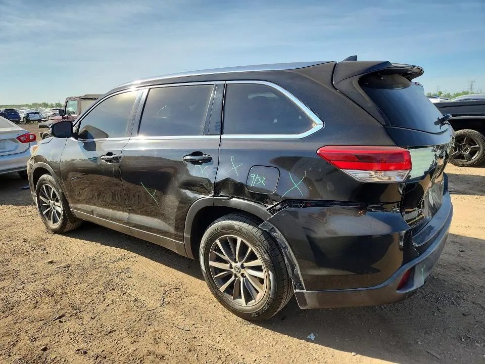 2019 TOYOTA HIGHLANDER XLE  