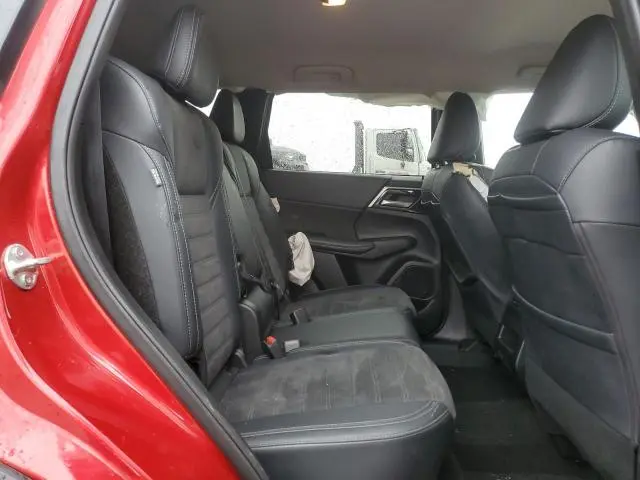 2024 MITSUBISHI OUTLANDER SE  
