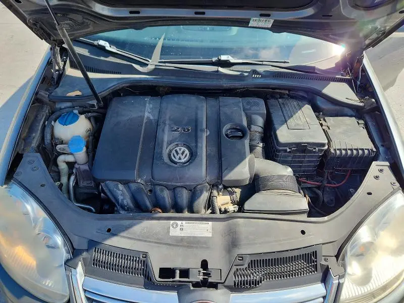 2010 VOLKSWAGEN JETTA SE  