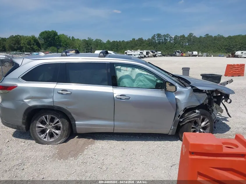 2014 TOYOTA HIGHLANDER XLE V6