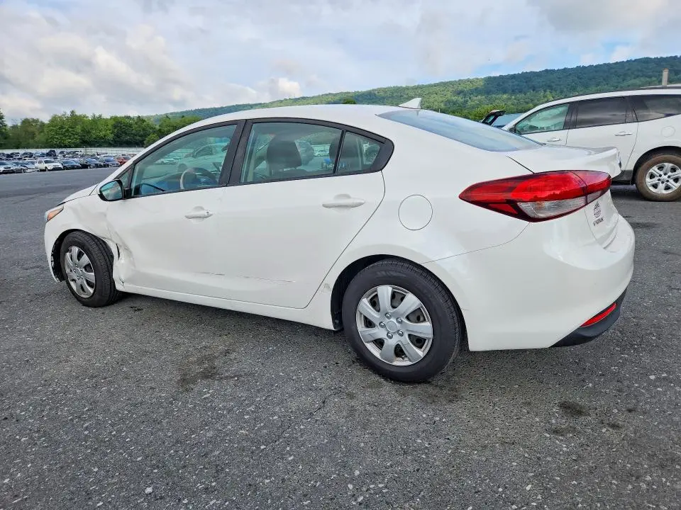 2017 KIA FORTE LX  