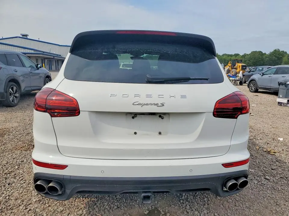 2018 PORSCHE CAYENNE S  