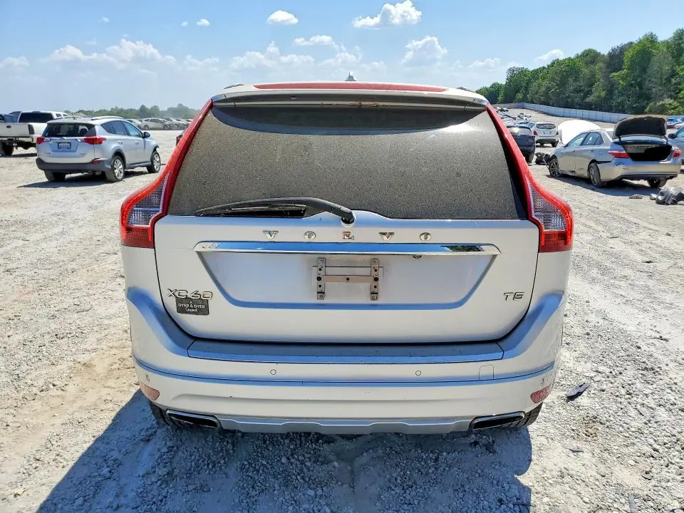2015 VOLVO XC60 T5 PLATINUM  