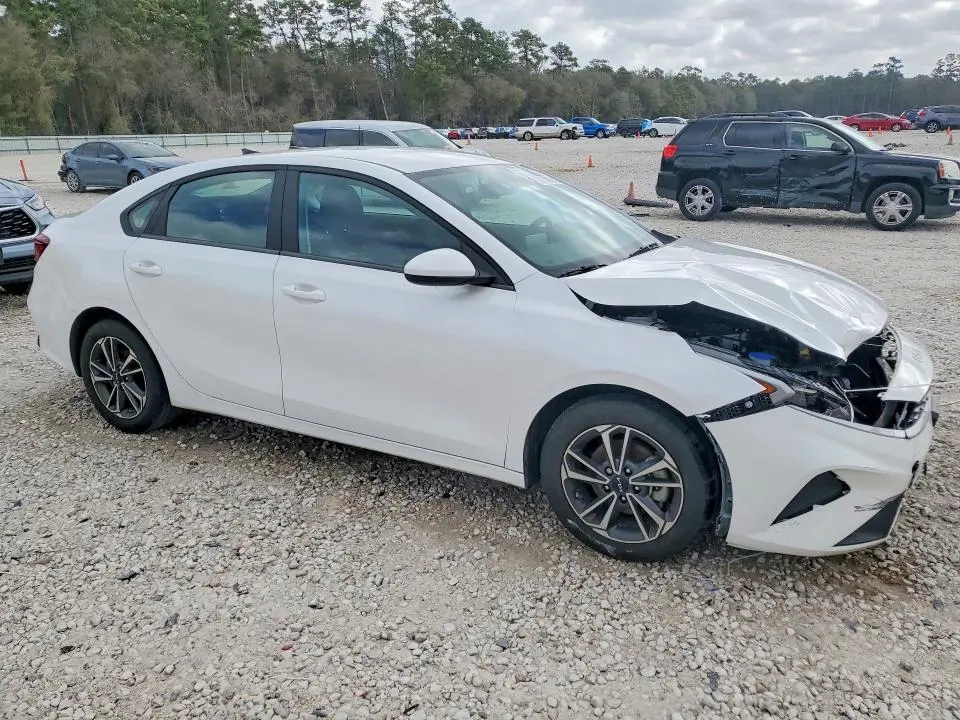2024 KIA FORTE LX  