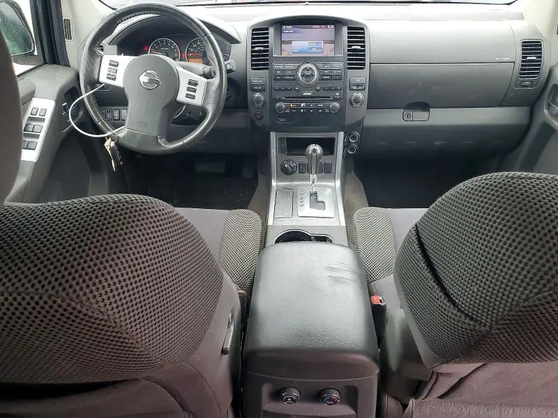2010 NISSAN PATHFINDER S  