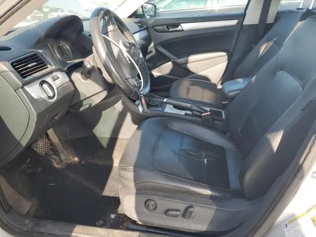 2013 VOLKSWAGEN PASSAT SE  