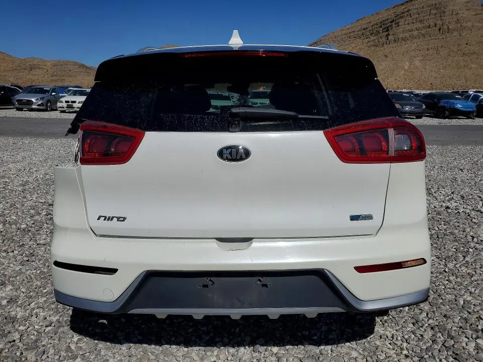 2017 KIA NIRO LX  