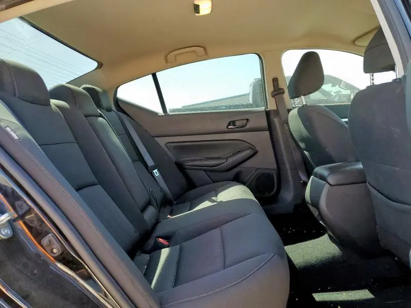 2023 NISSAN ALTIMA SV  