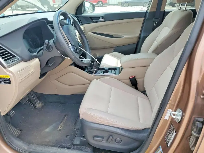 2017 HYUNDAI TUCSON SE  