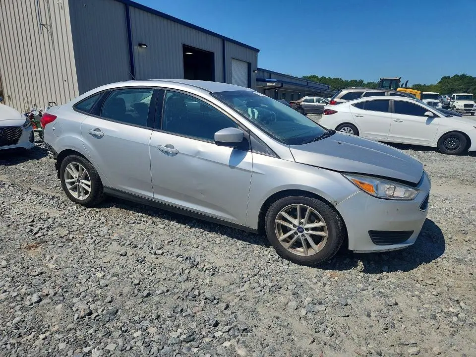 2018 FORD FOCUS SE  