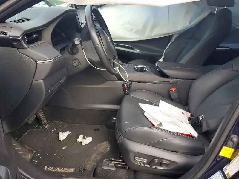 2022 TOYOTA VENZA XLE  