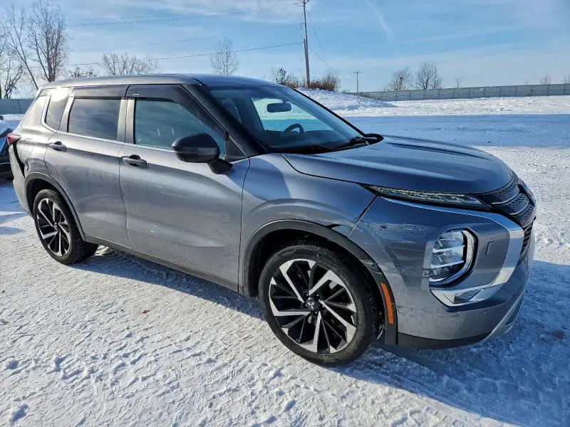 2022 MITSUBISHI OUTLANDER SE  