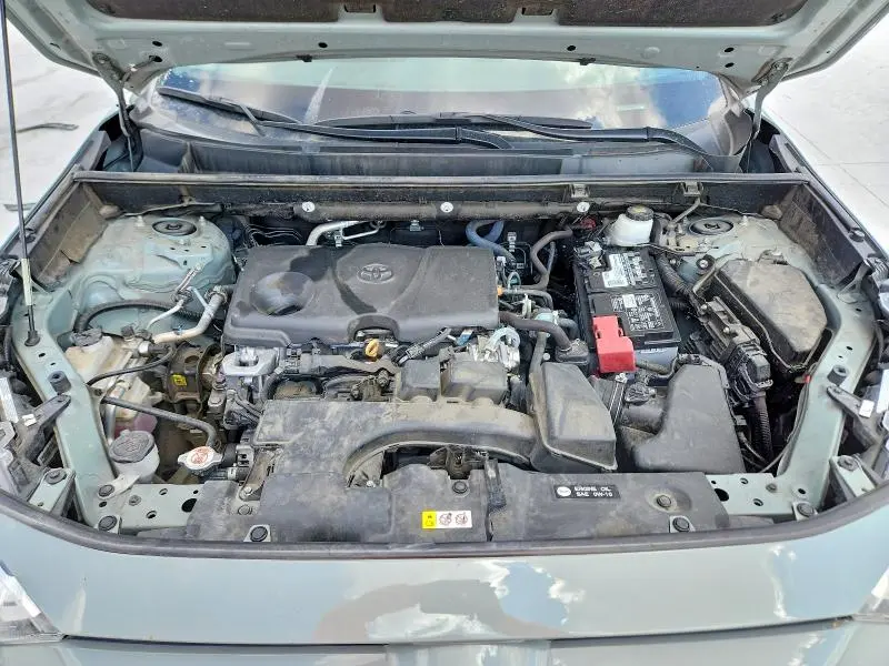 2023 TOYOTA RAV4 XLE  