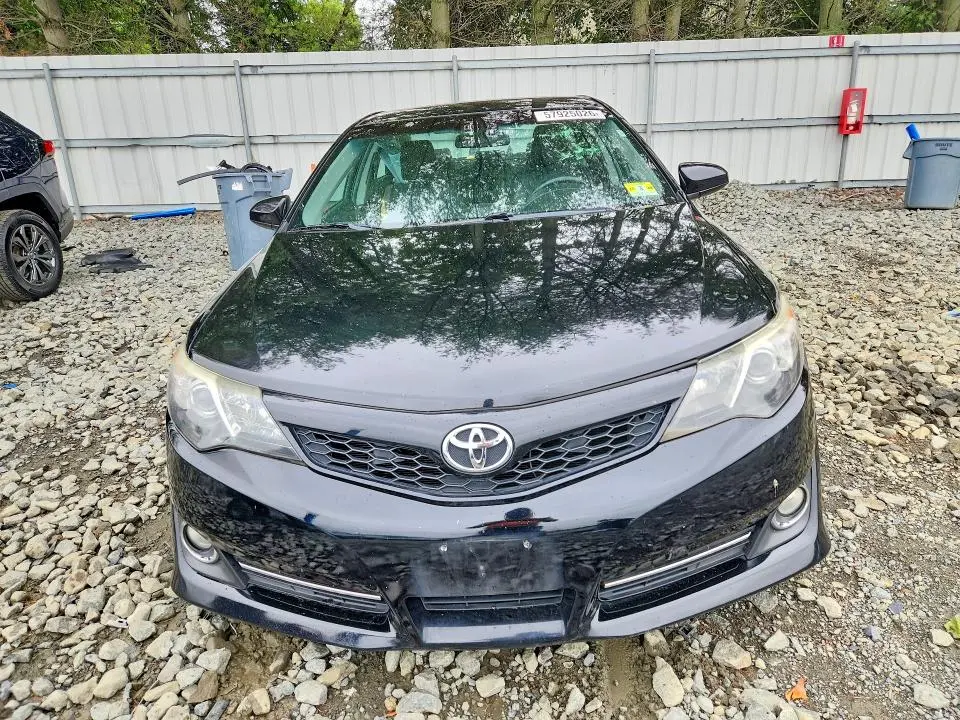 2014 TOYOTA CAMRY SE  