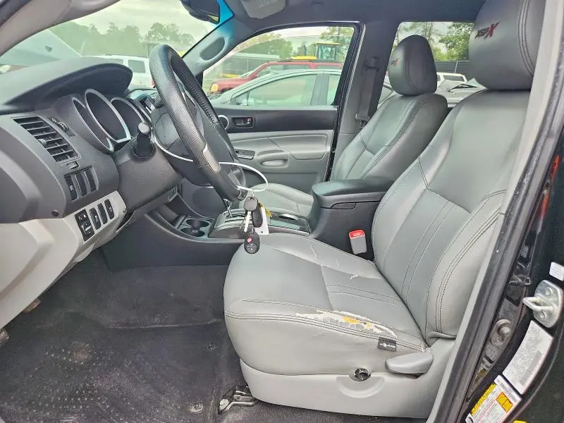 2013 TOYOTA TACOMA V6  