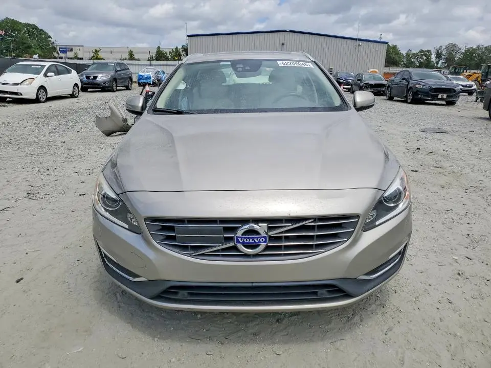 2016 VOLVO V60 T5 PLATINUM  