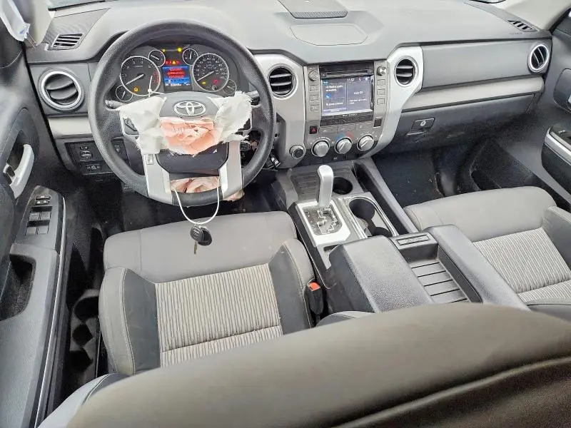 2015 TOYOTA TUNDRA CREWMAX SR5  