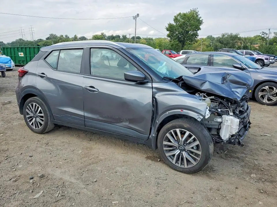 2023 NISSAN KICKS SV  