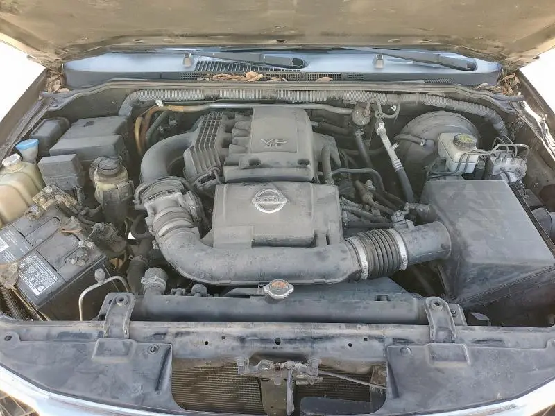 2011 NISSAN PATHFINDER S  