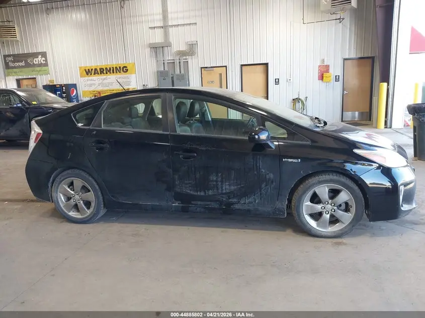 2013 TOYOTA PRIUS THREE SE