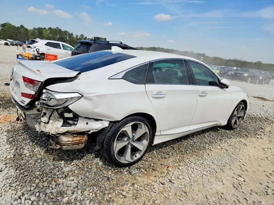 2019 HONDA ACCORD TOURING  