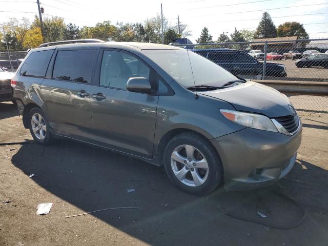 2013 TOYOTA SIENNA LE