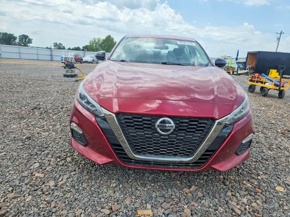 2022 NISSAN ALTIMA SR  