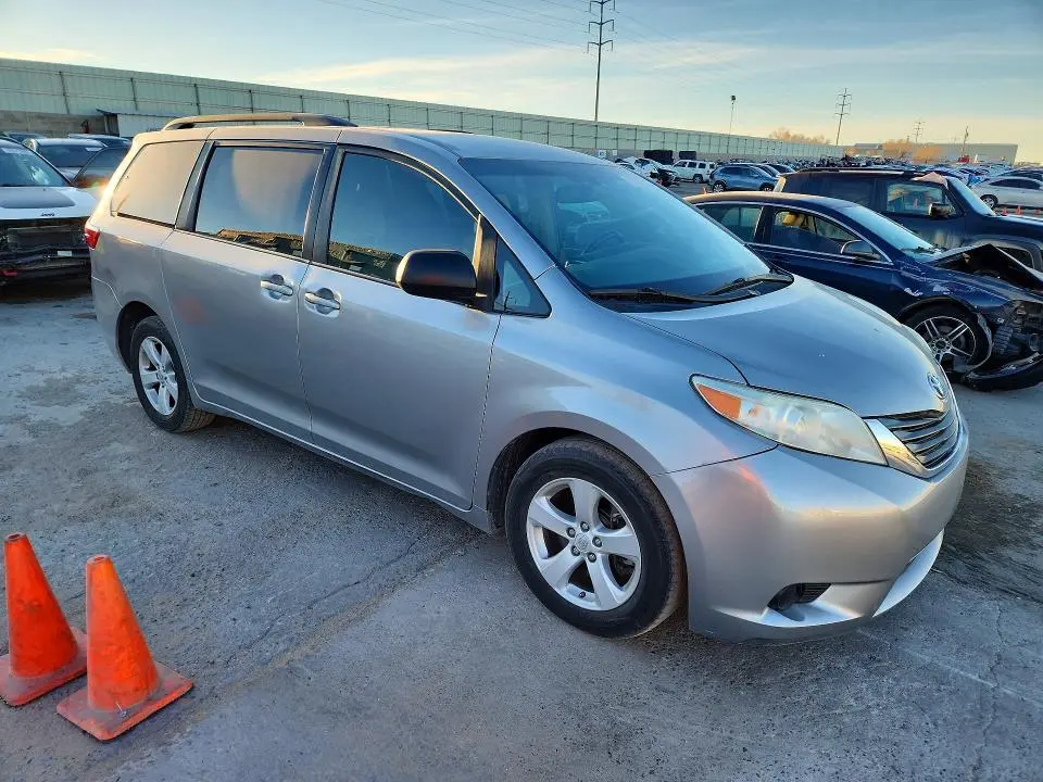 2015 TOYOTA SIENNA LE 8-PASSENGER  