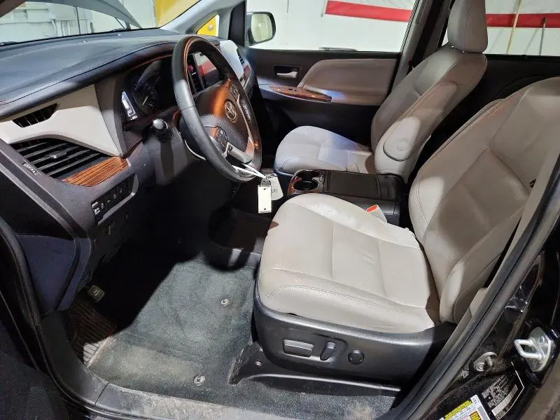2017 TOYOTA SIENNA LIMITED 7-PASSENGER  