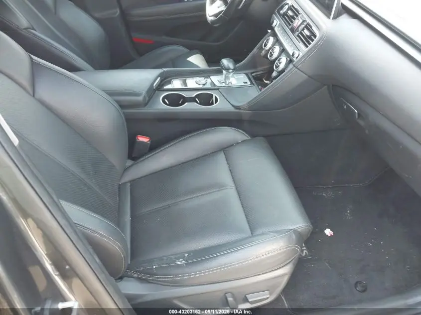 2020 GENESIS G70 2.0T RWD