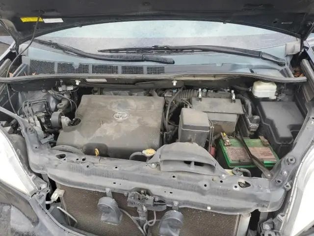 2015 TOYOTA SIENNA XLE