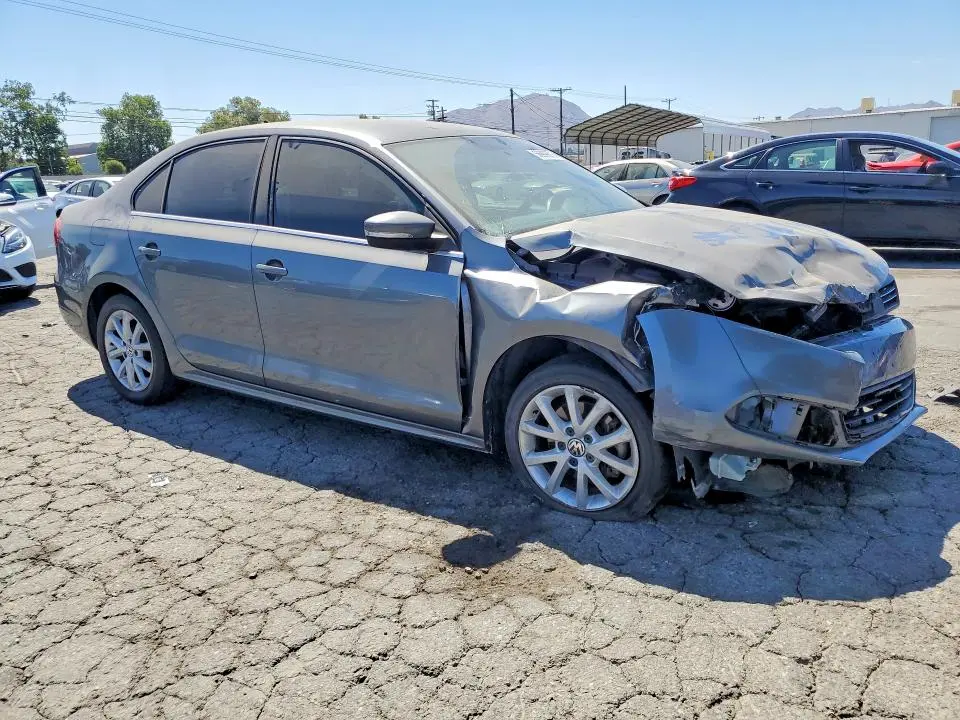 2013 VOLKSWAGEN JETTA SE  