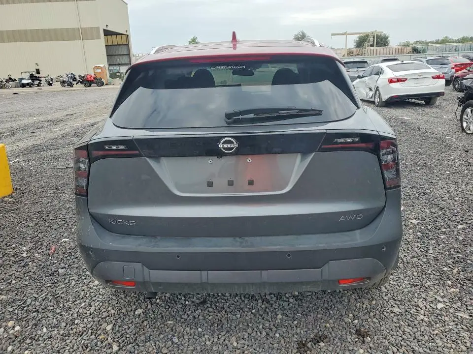 2025 NISSAN KICKS SV  