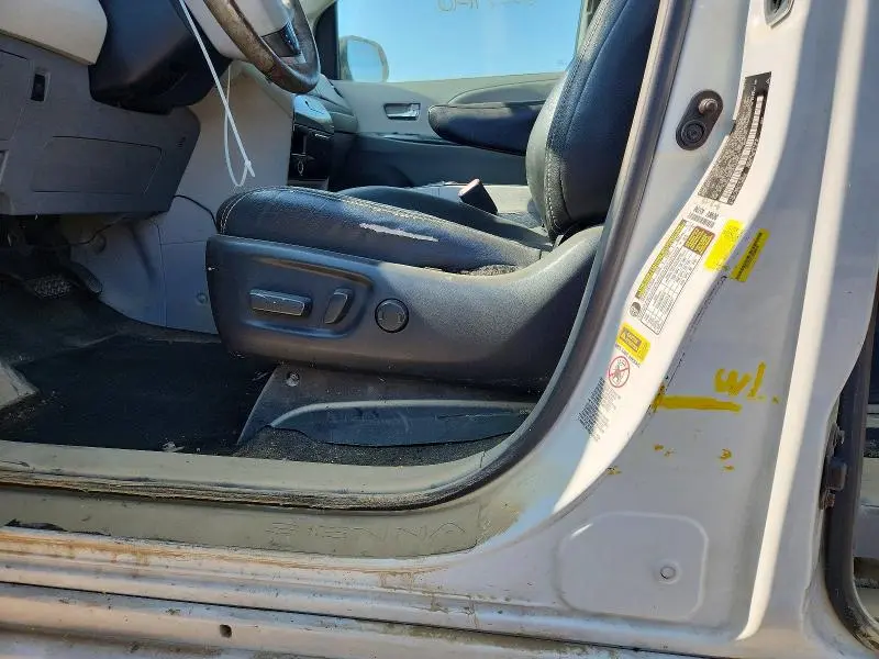 2014 TOYOTA SIENNA SPORT  