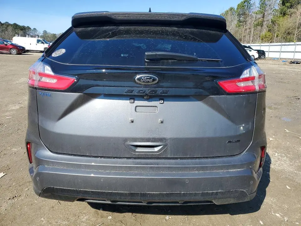 2022 FORD EDGE SE  
