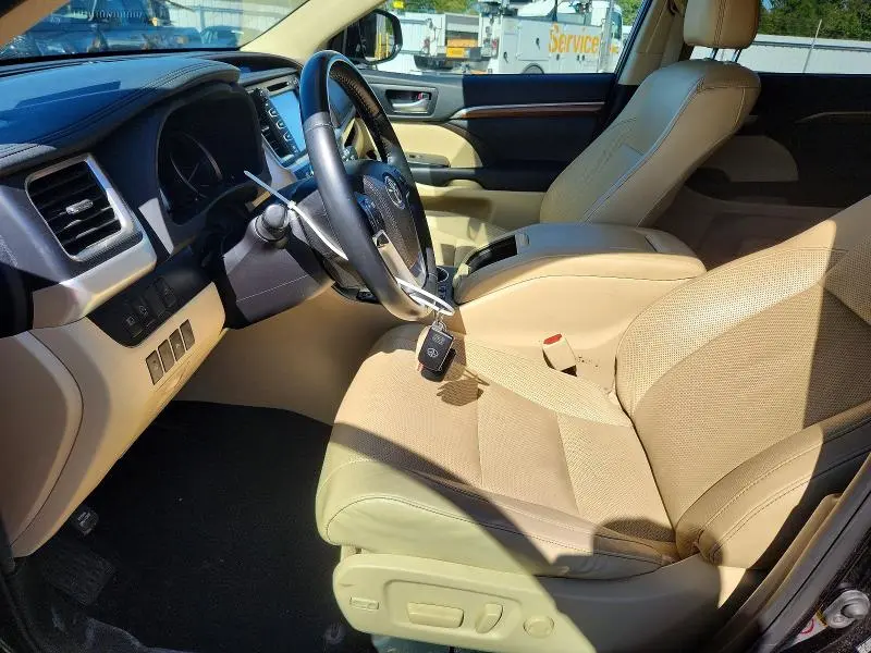 2019 TOYOTA HIGHLANDER LIMITED  