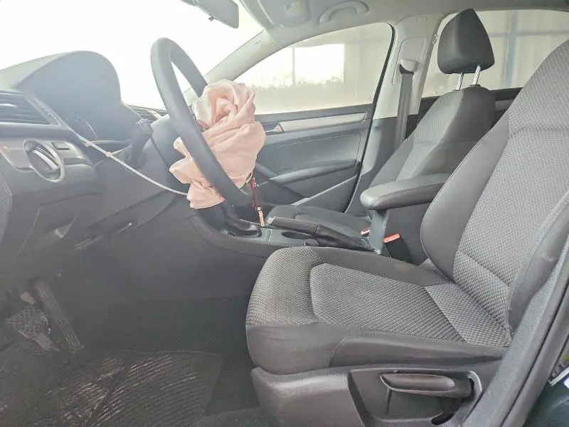 2012 VOLKSWAGEN PASSAT S  