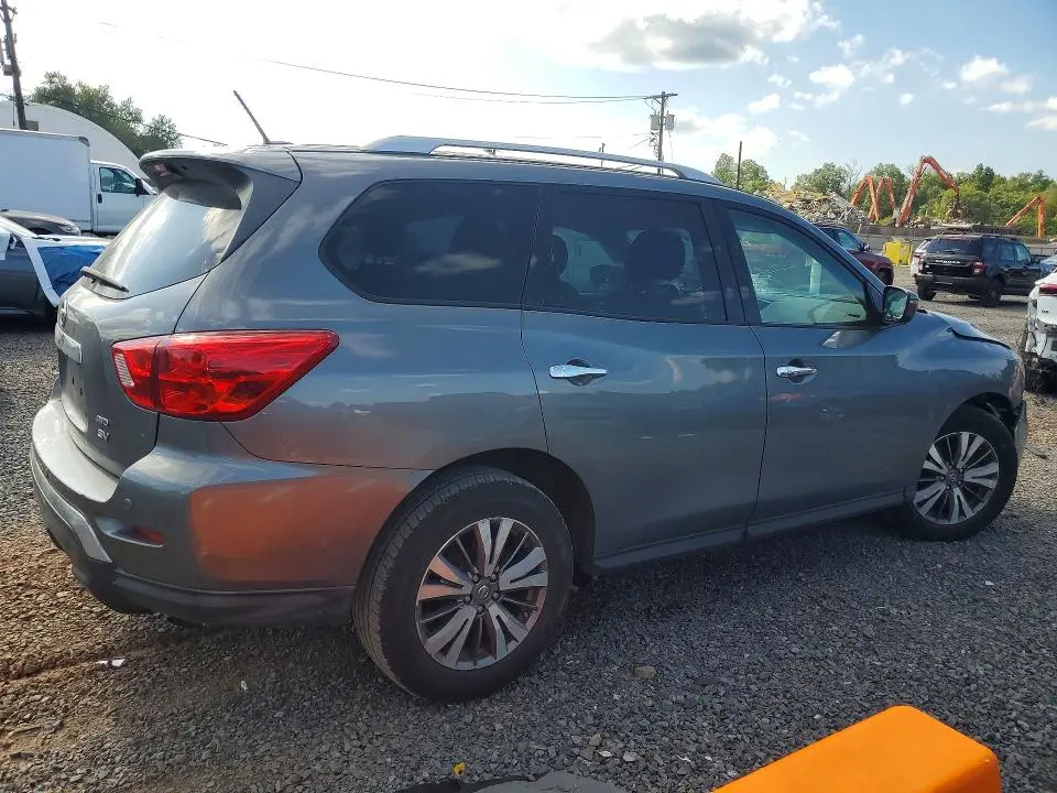 2018 NISSAN PATHFINDER SV  