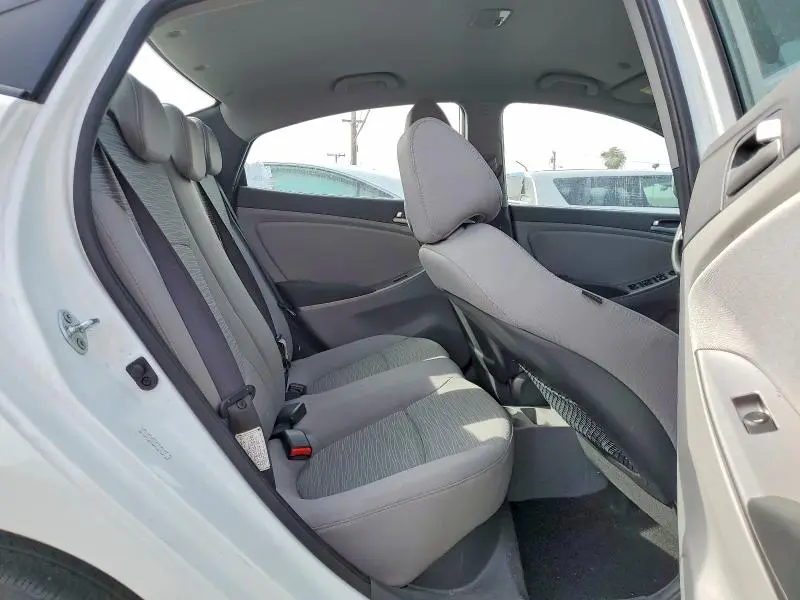 2015 HYUNDAI ACCENT GLS  